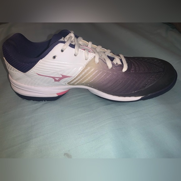 Women’s Mizuno Wave Exeed Tour 3 All Court Tennis Shoes. Size 7 1/2 - Picture 2 of 5
